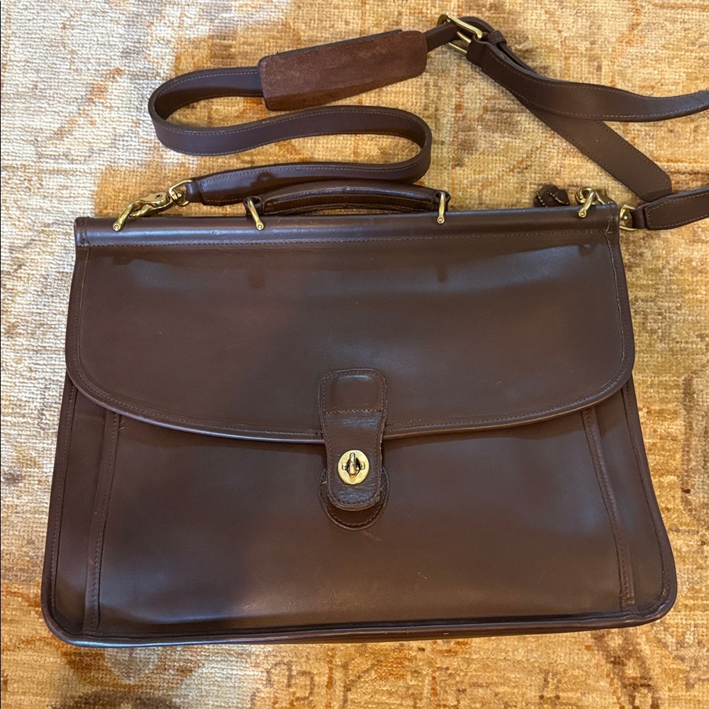 Vintage Coach Dark Brown Leather Beekman Bag 5266 with brass hardware.